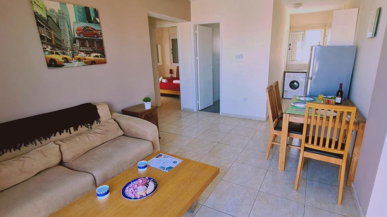 Stay Sunshine Apartment Paralimni Dış mekan fotoğraf